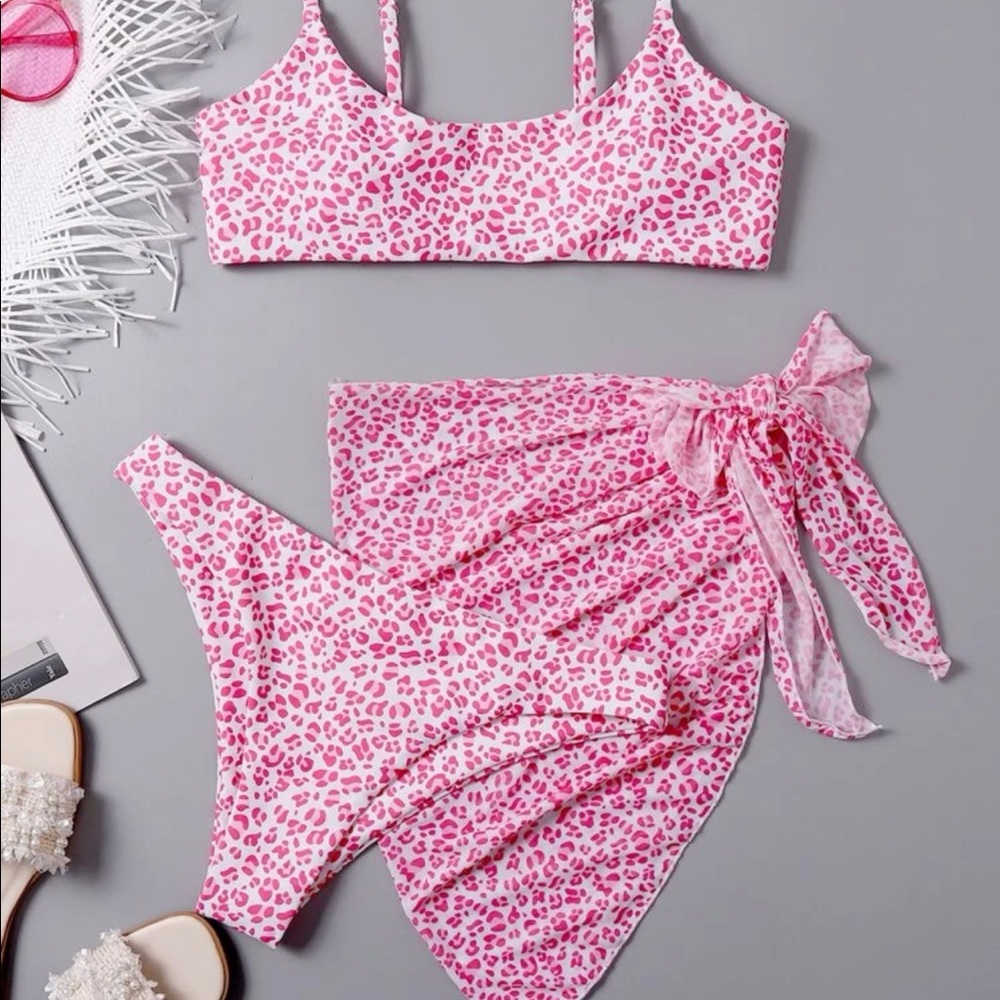 Pink leopard shein bikini & wrap M